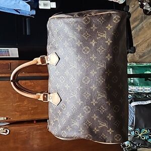 🧡LOUIS VUITTON SPEEDY 35 - Send Offers!!